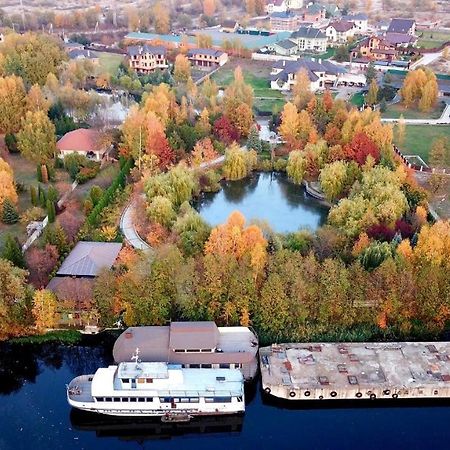 On The River Vishenki  Bagian luar foto