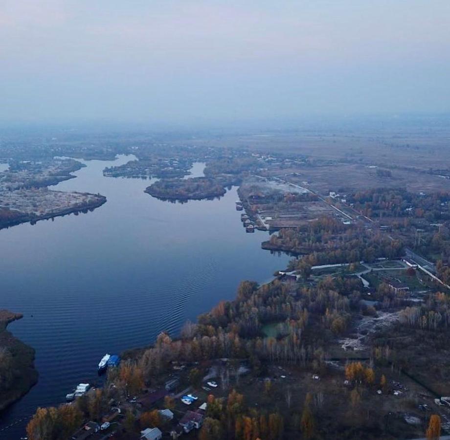 On The River Vishenki  Bagian luar foto